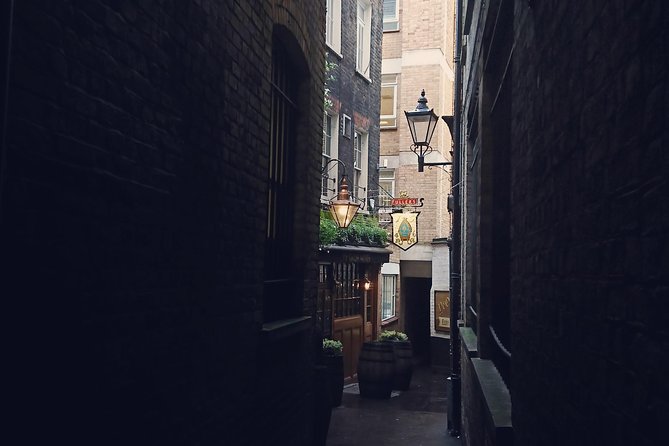Private Walking Tour: Historic and Hidden Pubs of London - Where you meet and how the walk usually goes