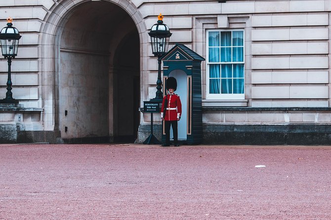 Private Walking tour London, Buckingham Palace to Big Ben and much more - St James’s Palace and St James’s Park: the calm break