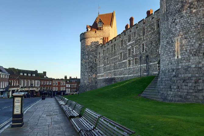 Private Walking Tour with Accredited Expert Guide Windsor Castle - St George’s Chapel: Order of the Garter and royal burials