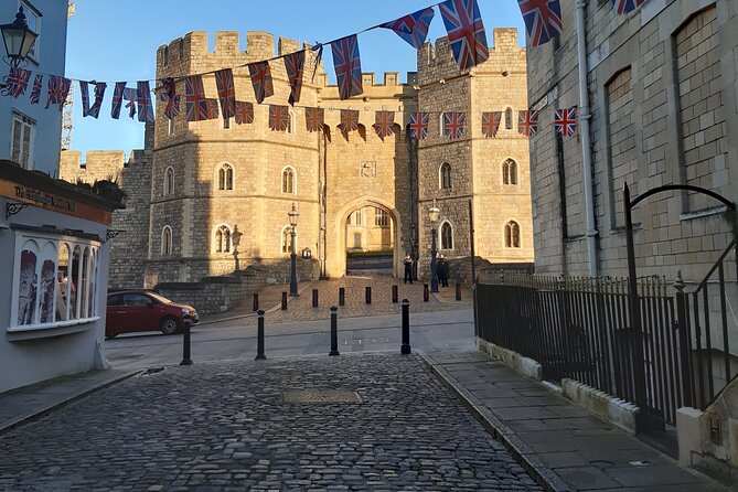 Private Walking Tour with Accredited Expert Guide Windsor Castle - Meeting at Castle Hill, then straight through Henry VIII Gate