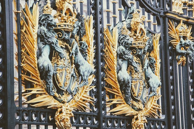 Private Westminster, Whitehall, and Windsor Castle Tour by Train - Whitehall to Westminster: government, monuments, and fast context