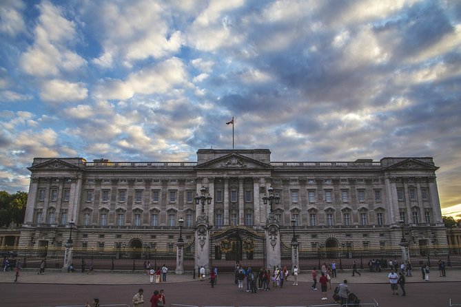 Private Westminster, Whitehall, and Windsor Castle Tour by Train - Waterloo to Windsor by train: built-in break time