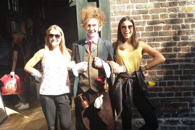 Public BucketRace - Scavenger Hunts with a Twist - Who should book this London scavenger hunt