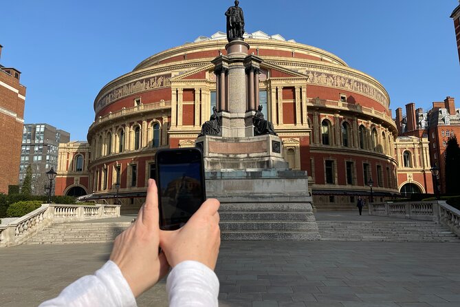 Queen Highlights Walking Tour of London - Holland Road and Bohemian Rhapsody: how a song gets tied to a street