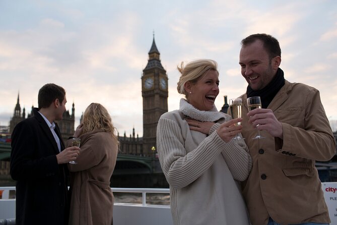 River Thames Evening Cruise with Sparkling wine and Canapés - A 6:30 pm Thames cruise with sparkling wine, canapés, and live music