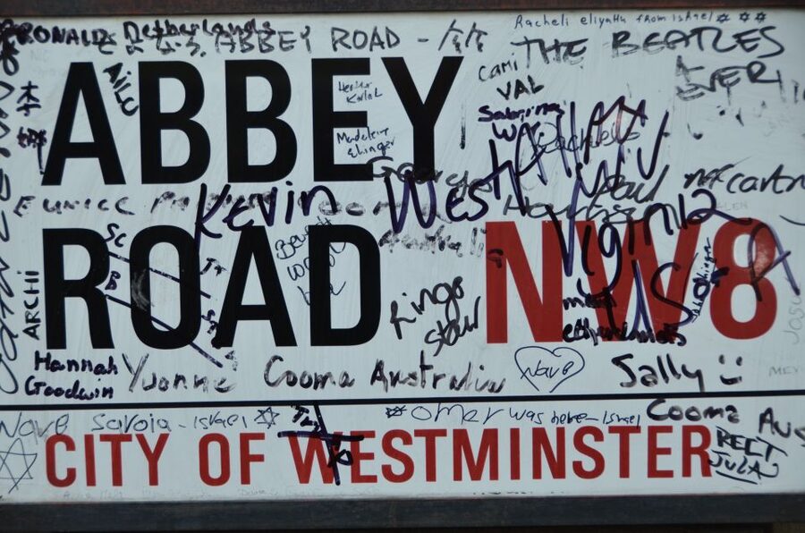 Rock ‘n Roll London Tour By London Taxi - From pickup to Tin Pan Alley: how the route gets you thinking