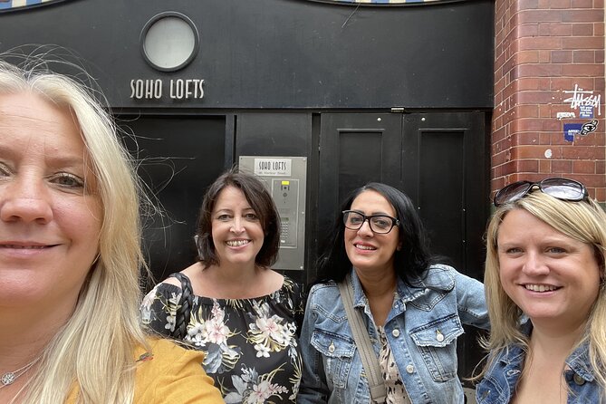 Rock & Roll London: Self-Guided Music Mystery Walk - Using the Questo app offline: your guide is the phone