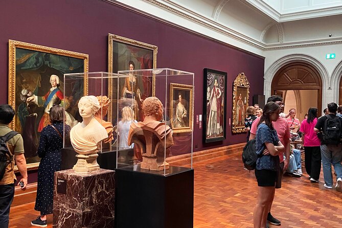 Rogues and Rebels Private Tour in National Portrait Gallery - One stop, many portraits: how the National Portrait Gallery visit is organized