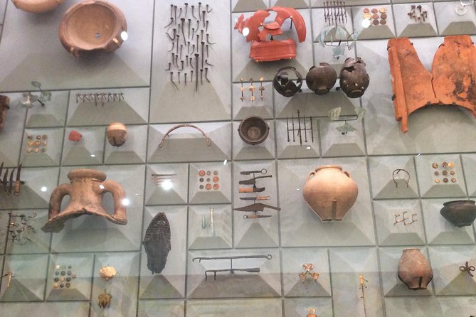 Roman London Private Walking Tour - Guildhall, the Roman amphitheatre, and the City that grew on top