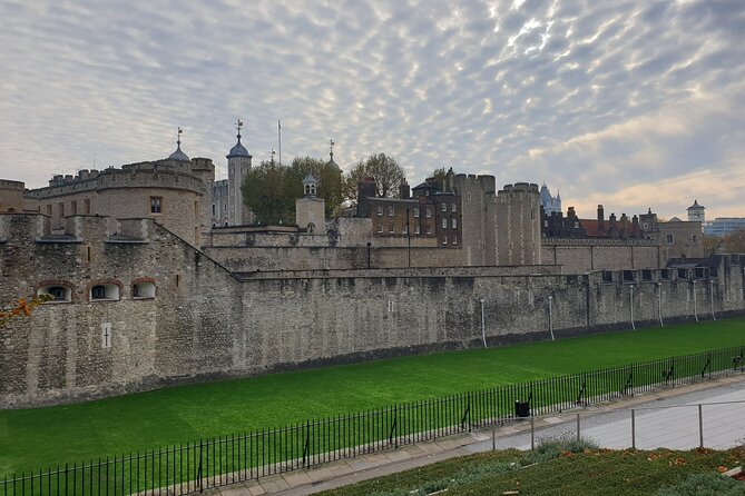 Roman Ruins to Blitz Bombings: A Walking Tour of London's Fiery History - The big idea: London’s disasters, explained walk by walk