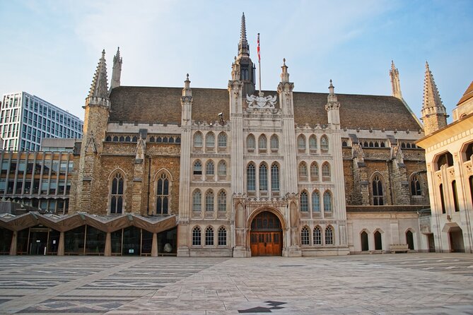 Roman Ruins to Blitz Bombings: A Walking Tour of London's Fiery History - Stop 6: Guildhall, the City of London’s civic heartbeat