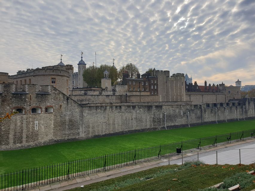 Roman Ruins to Blitz Bombings: London's Fiery History - Roman Ruins to the Tower of London, why this walk is worth your time
