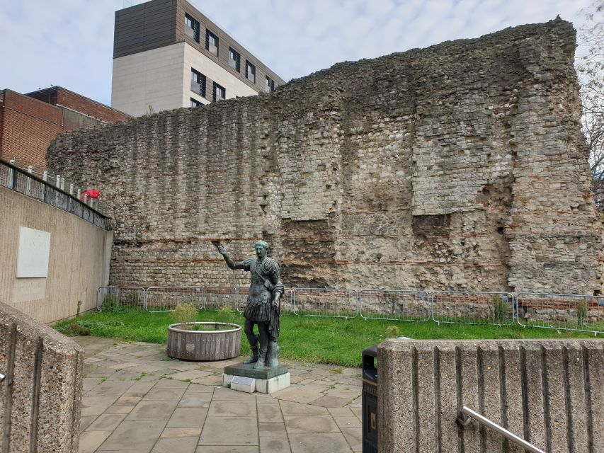Roman Ruins to Blitz Bombings: London's Fiery History - The City’s Roman starting line: Roman Wall of Londinium