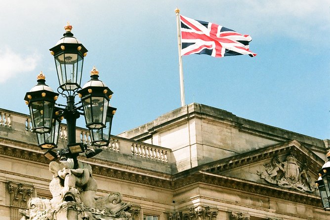 Royal London And Changing of Guard - Very Small Group Tour - Stop 1, Mayfair: Queen Elizabeth II’s birthplace and the power-neighborhood feel