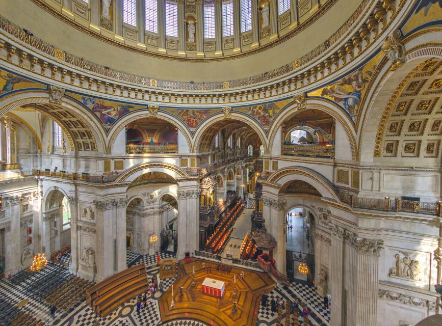 Royal London Tour incl Buckingham Palace & Changing of Guard - The Changing of the Guard stop, plus plan B for missed ceremonies