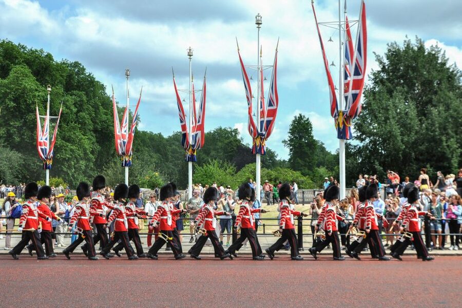 Royal London Walking Tour - From King’s Gallery to Westminster: how 2 hours really plays out