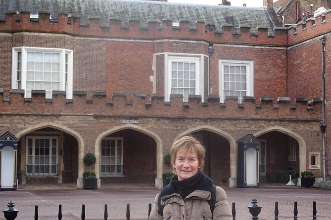 Royal Tour of St James', Parks, Palaces and Royal intrigue - Clarence House, Lancaster House, and Buckingham Palace in renovation mode