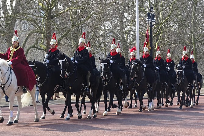 Royal Tour of St James', Parks, Palaces and Royal intrigue - Green Park legends and St James’s Palace twists in under an hour