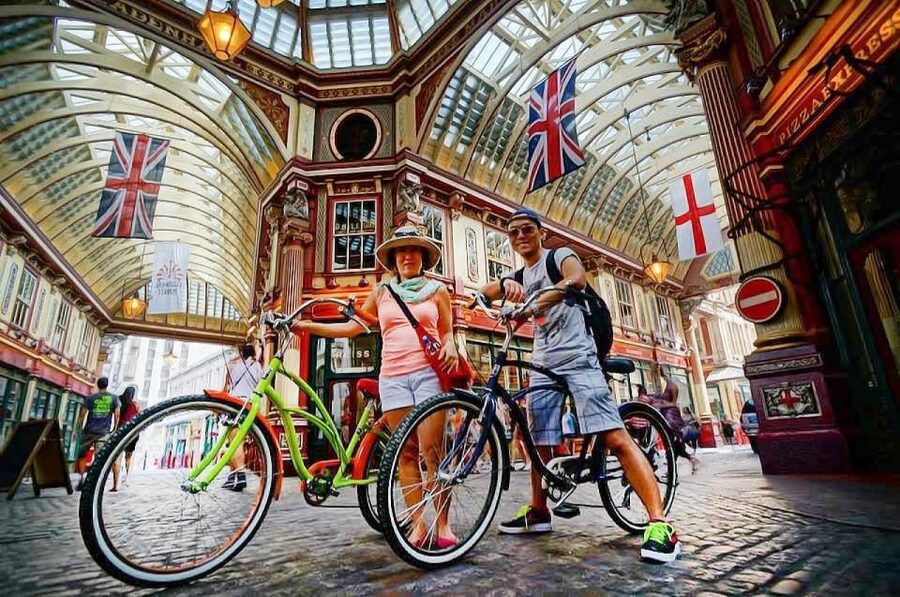 Secret London Tour by Bike - Crossing Tower Bridge Like You Mean It
