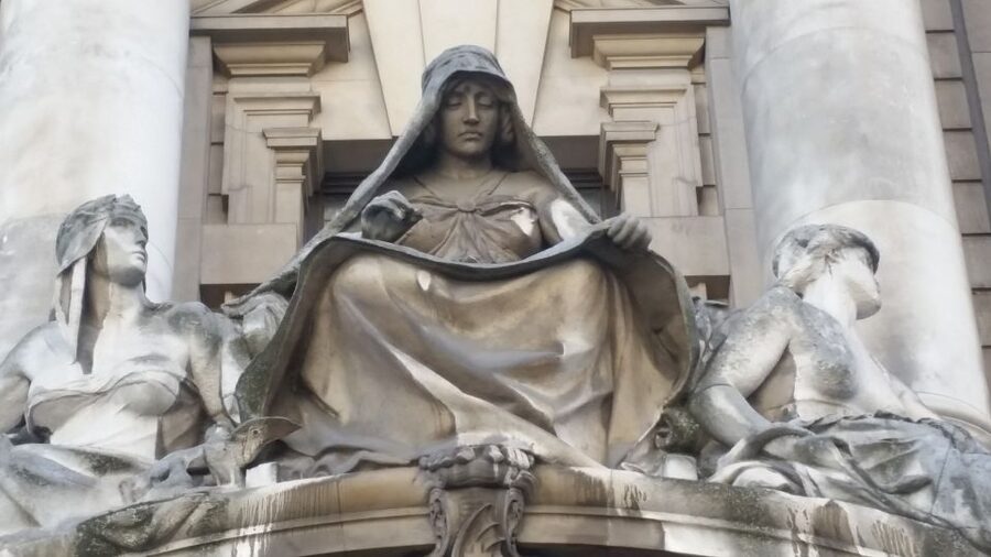Secret Old London Walking Tour - Smithfield’s execution stories and the modern city around you