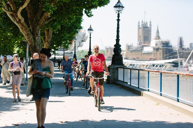 Secrets of London Bike Tour: Thames, Tower Bridge, and Market - Stop-by-Stop: What Each Landmark Moment Is Like