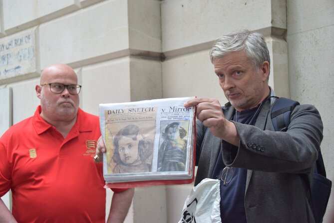 Serial Killers: The Blood and Tears London Walk Tour - Declan and the interactive style that makes the walk work