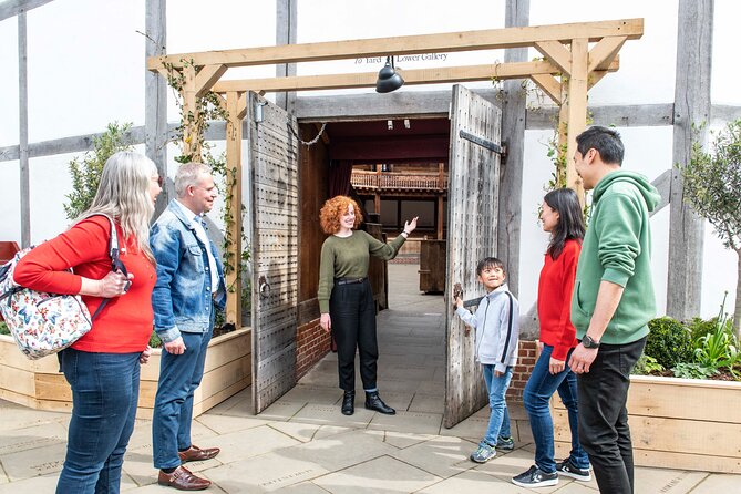 Shakespeare's Globe Guided Tour - What you learn about staging, audiences, and performance