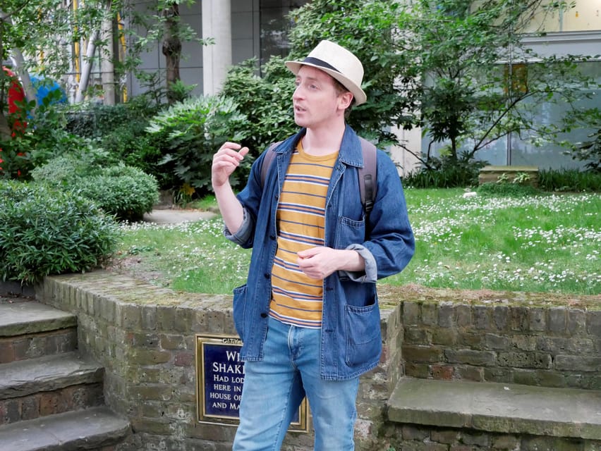 Shakespeare's London: Walking Tour - St Paul’s Cathedral and the Barbican area: big city icons as a contrast frame