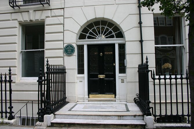 Sherlock Holmes BBC Series and Traditional Locations - A Very Small Group Tour - Finishing at the Sherlock Holmes Museum Near Baker Street Station