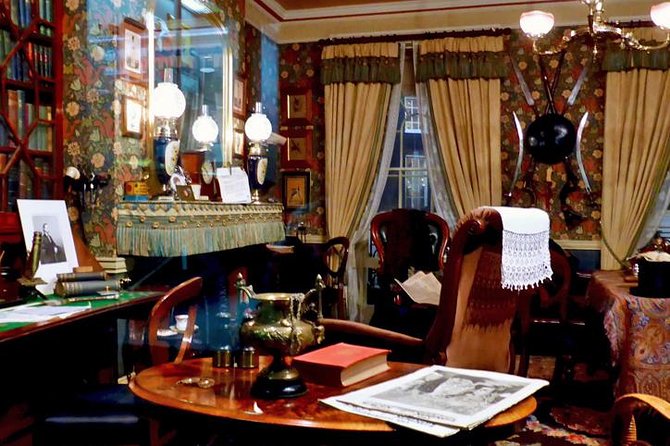 Sherlock Holmes Museum & Westminster Walking Tour - Inside the Sherlock Holmes Museum: your included 2 hours at 221B Baker Street