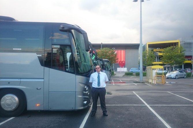 Shuttle transfer from your Hotel To Heathrow Airport - Super Saver - Ride comfort and luggage rules that keep everything moving