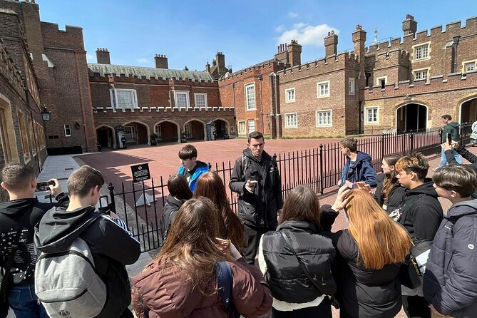 Sightseeing tour of London - in clear, slow English - St. James’s Palace: Henry VIII, Six Wives, and the Cost of Power