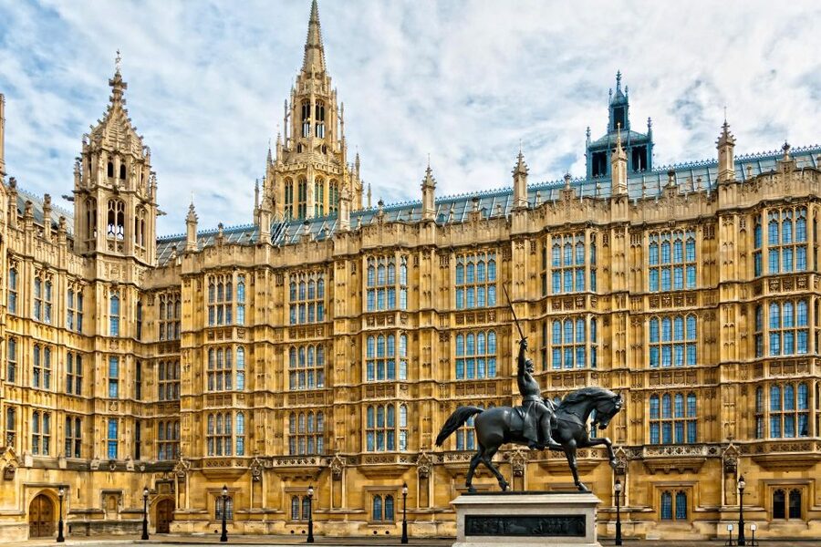 Skip-the-Line London Westminster Abbey Guided Tour in German - St James’s Park walk to give your feet a breather