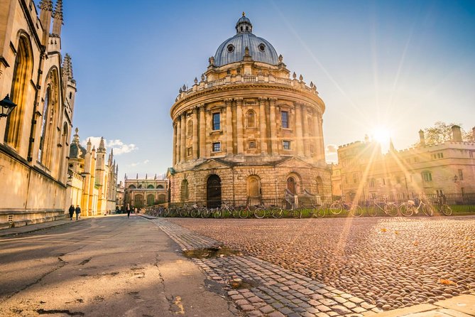 Small Group Cotswolds Villages, Stratford and Oxford Day Tour from London - Holy Trinity Church: the burial site, plus a working-church reality
