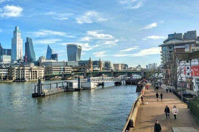 Southwark Pirates of the Thames Quest Experience in London - Borough Market and Crossbones Graveyard: a perfect break in the middle of the walk