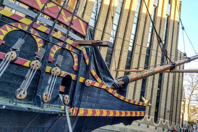 Southwark Pirates of the Thames Quest Experience in London - The Old Operating Theatre to London Bridge: mixing oddball sights with big landmarks
