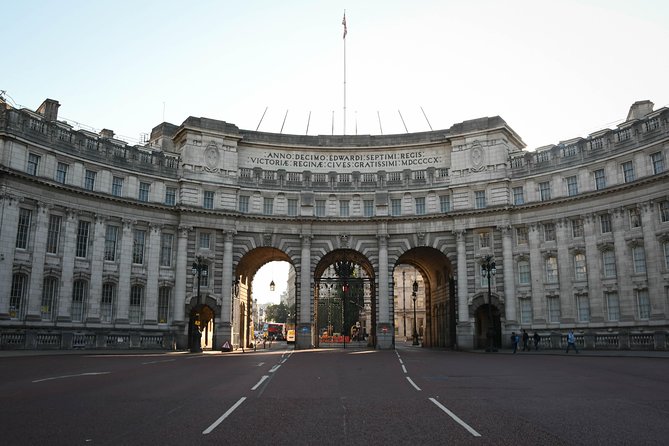 St Pauls Cathedral & See Over 30 Top London Sights Tour - Buckingham Palace and Green Park: what you’ll actually see