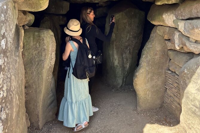Stonehenge and The Stone Circles of Avebury Day Trip from London - Avebury village and the stone circle you can actually live inside