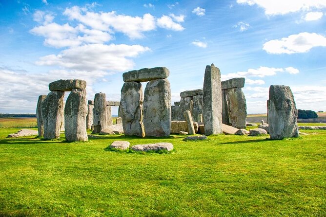Stonehenge and Windsor Castle Tour from London With Entry Tickets - The big idea: why this tour fits a tight London schedule