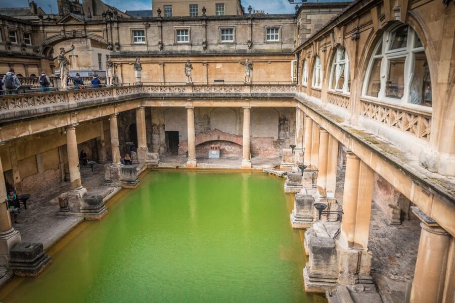 Stonehenge & Bath: Full-Day Coach Tour from London - Guide quality and audio help: why it makes or breaks a day trip