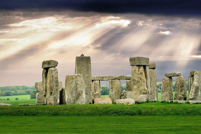 Stonehenge Half Day Tour with Entry and Extra Time - What you will see around the stones, plus the barrows on Salisbury Plain