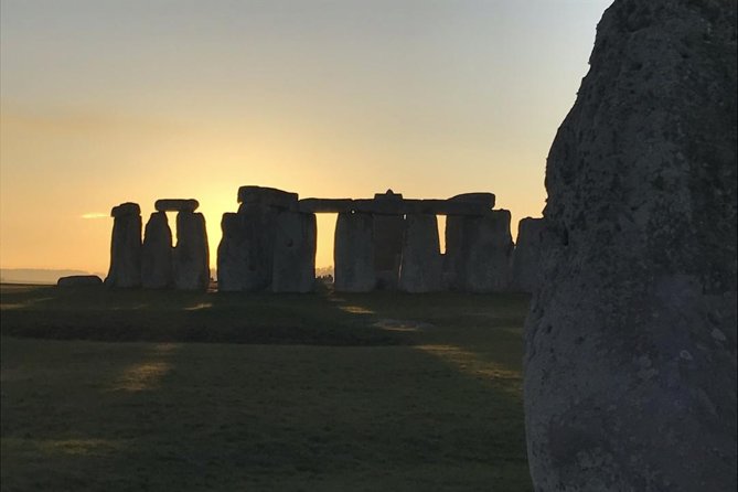 Stonehenge Independent Visit with Private Driver by Luxury Sedan - What to expect from the private driver experience