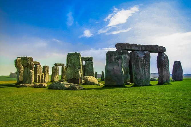 Stonehenge Independent Visit with Private Driver by Luxury Sedan - Stonehenge on your schedule, with the driver handling the hard parts