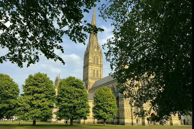 Stonehenge & Salisbury Cathedral: Private Day Trip from London - Private transport from London: what you gain