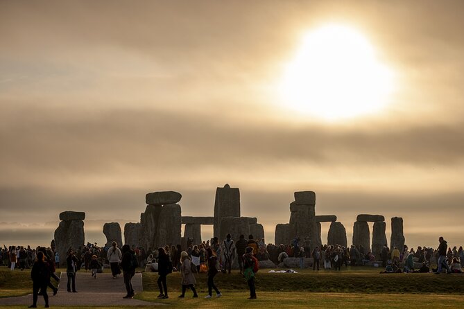 Stonehenge Summer Solstice Tour from London: Sunset or Sunrise Viewing - The George Inn and Lacock Dinner: Sunset-Only Comfort