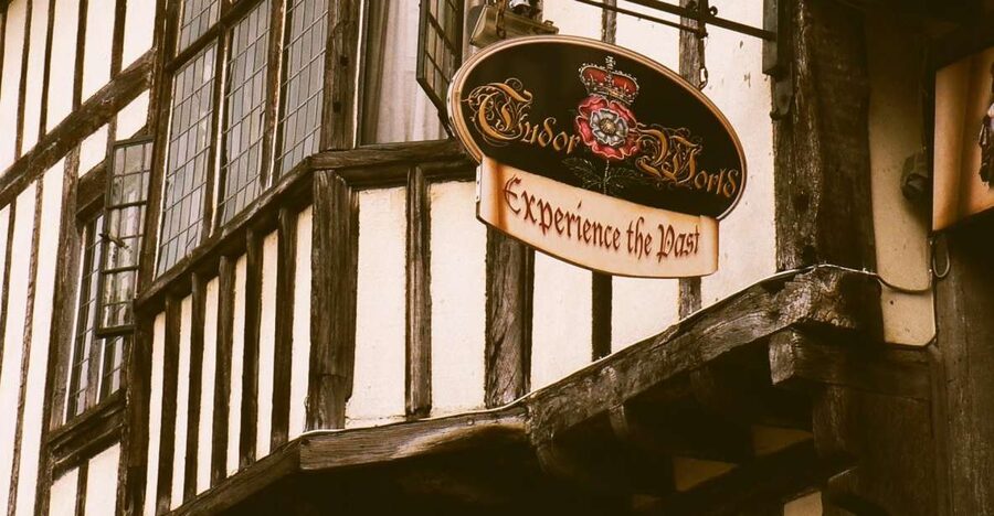 Stratford-upon-Avon: Lantern-Lit Ghost Tour at Tudor World - Key points before you go