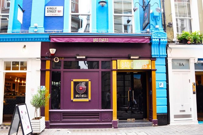 The Beatles tour in London in Spanish - Soho Square: the business behind the band legend