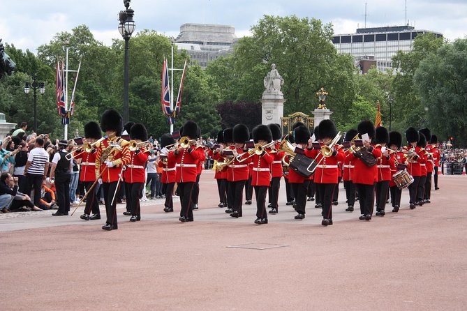 The Changing of the Guard - Exclusive Guided Walking Tour - Trafalgar Square and Nelson’s Column: more than a photo stop