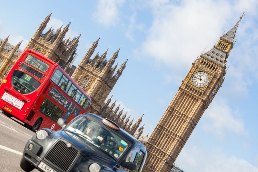 The Changing of the Guard Experience with Thames Boat ride - Tips that prevent the most common disappointment