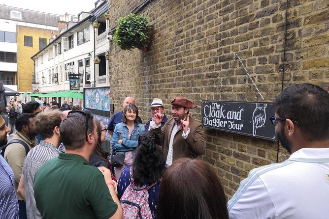 The Cloak and Dagger Tour in London - Southwark Cathedral: Local Mysteries and a Community That Changed Over Time